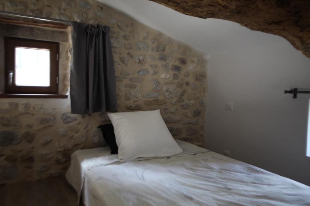 Le Mas De La Coste Saint-Sauveur-de-Cruzière Kültér fotó